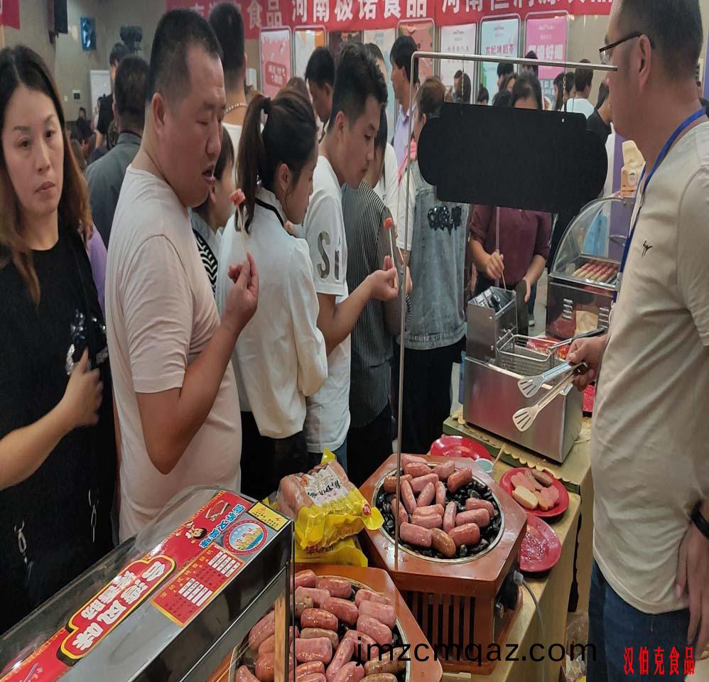 漢伯(bo)尅(ke)石(shi)鍋烤腸菏(he)澤活(huo)動(dong)現(xian)場(chang)